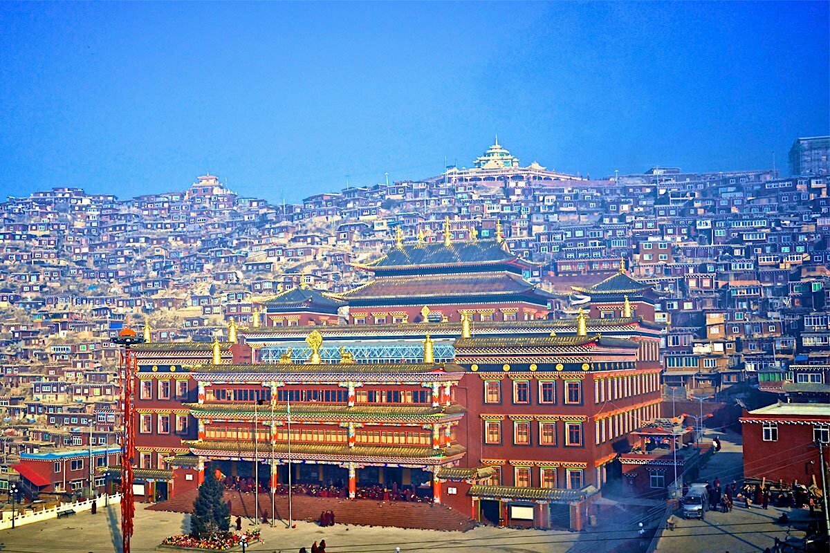 highlight of Kham Tibet tour, Larung gar Monastery